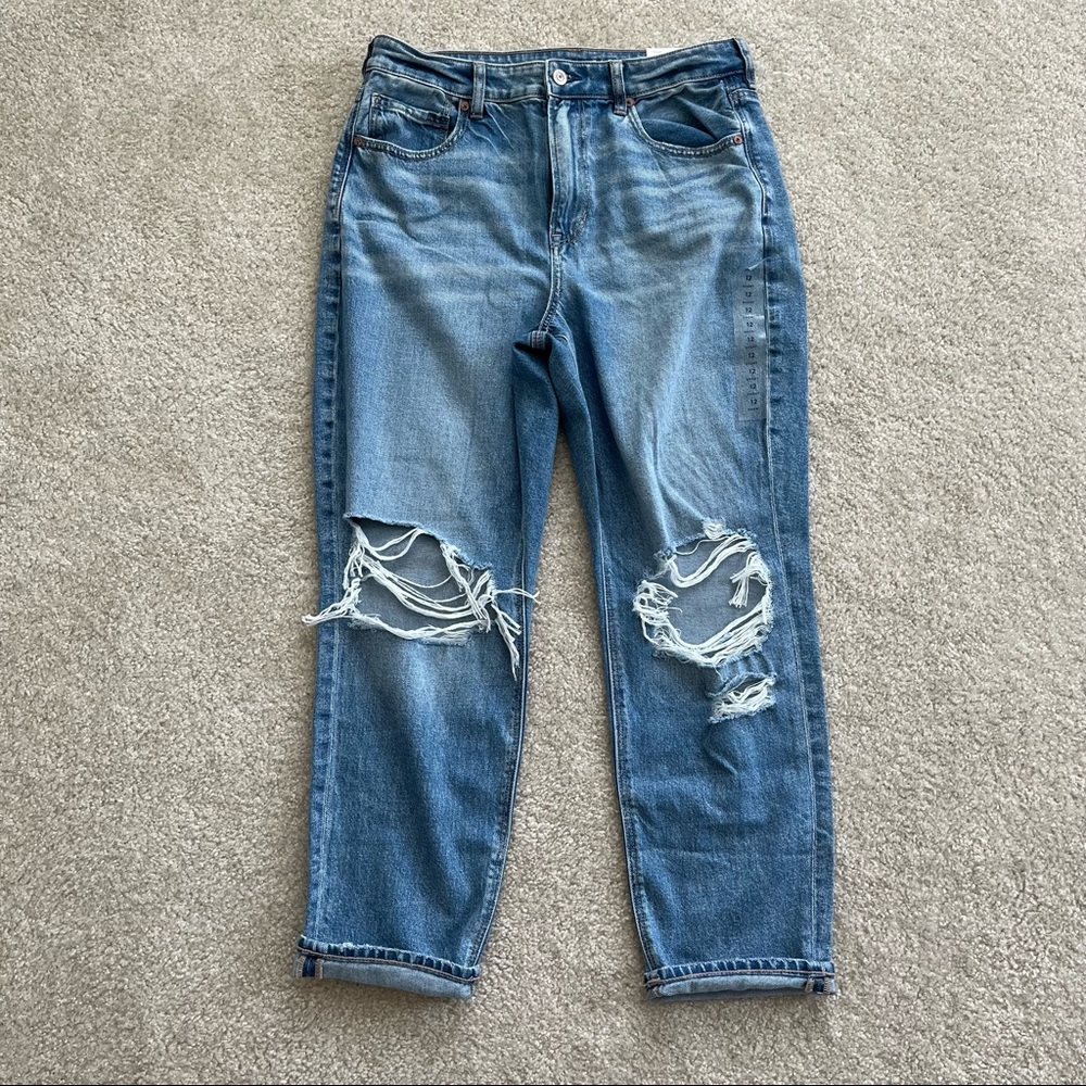 American Eagle Strigid Mom Jean, size 12 short, super high rise